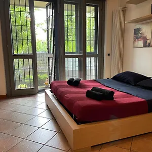 https://columella-14.it-lombardy.com